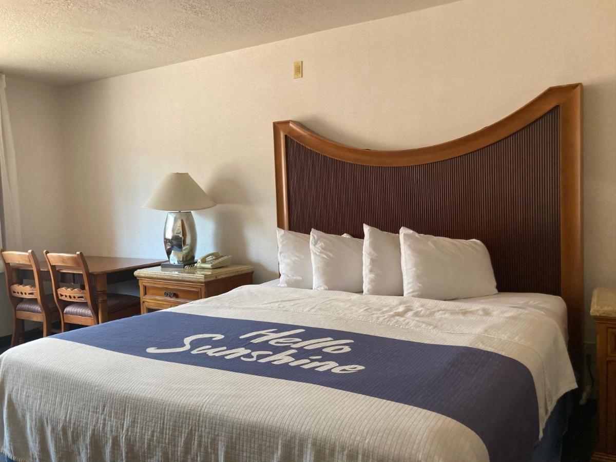 טורי Days Inn By Wyndham Capitol Reef מראה חיצוני תמונה