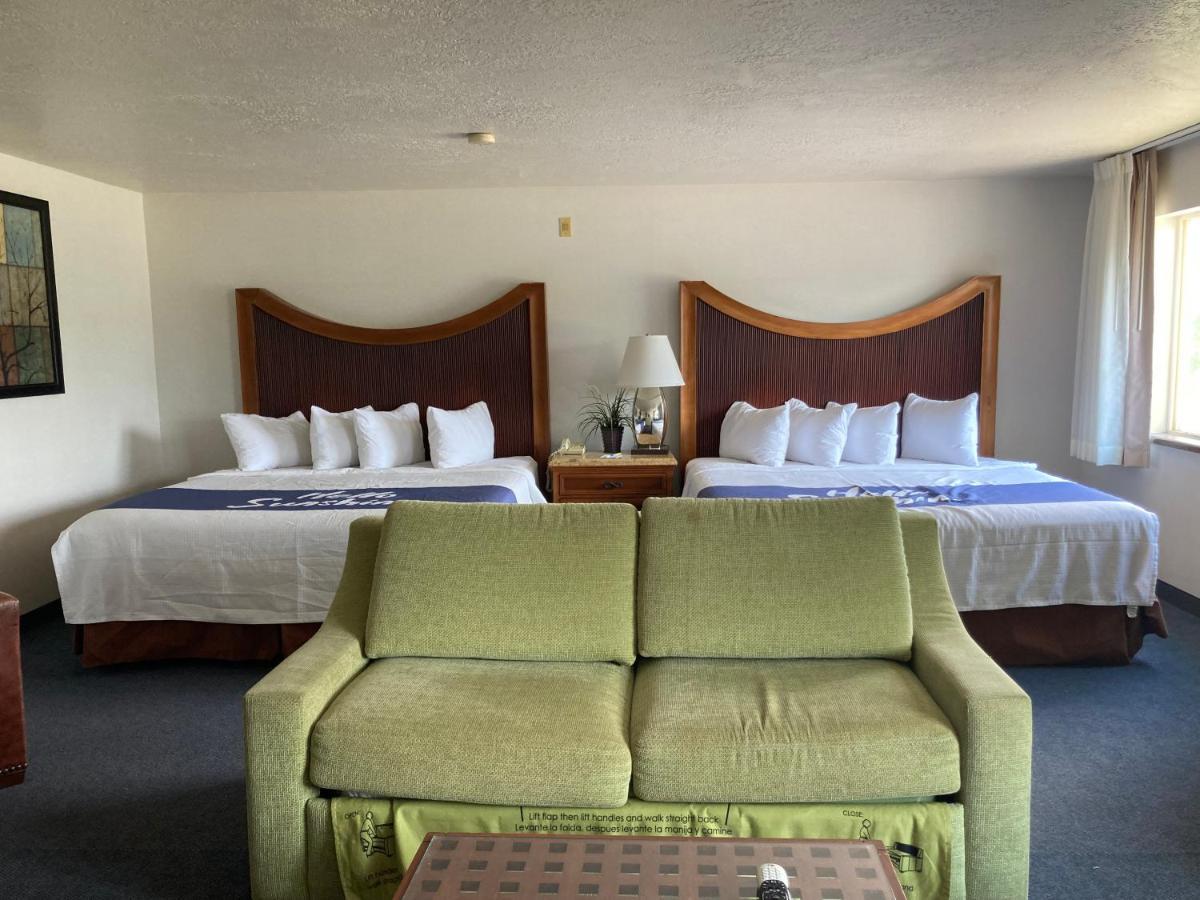 טורי Days Inn By Wyndham Capitol Reef מראה חיצוני תמונה