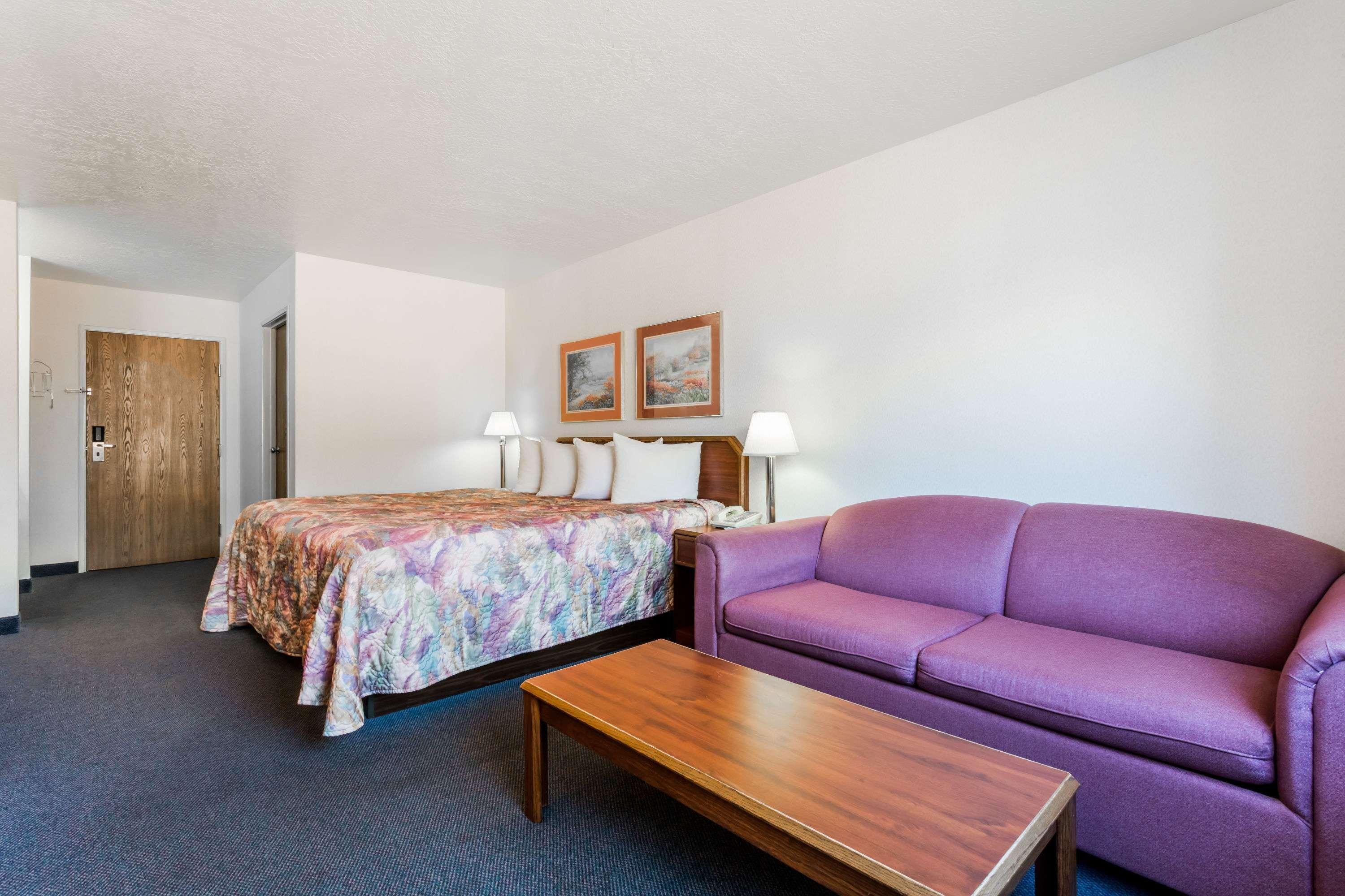 טורי Days Inn By Wyndham Capitol Reef מראה חיצוני תמונה